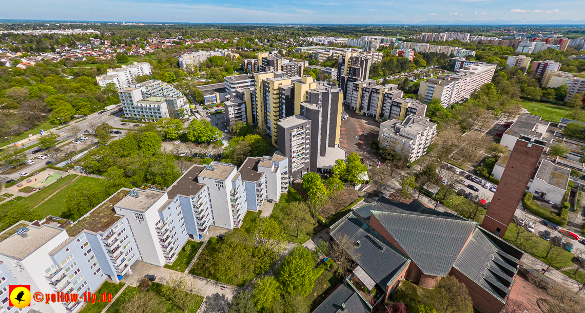 04.05.2023 - Luftbilder vom Marx-Zentrum uns seiner Umgebung in Neuperlach